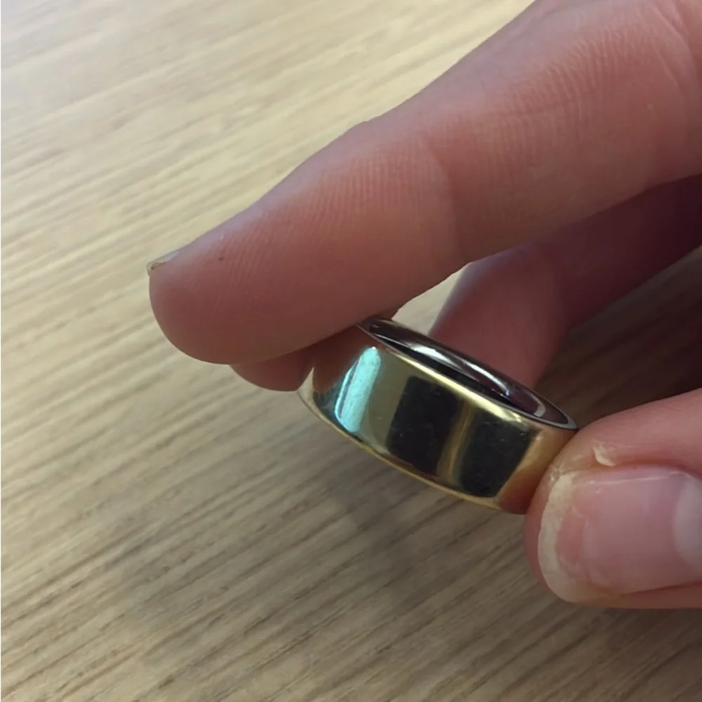 Oura ring 4 size 7 gold
